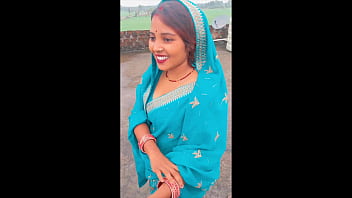 Padosi Ka Mota Lund Ragad Raha Hai Padosan Bhabhi Ki Geeli Chut Mein