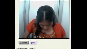 Tempting Tamil Beauty Flaunts Her Luscious Curves Live On Camera