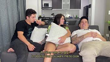 Cornudo Esposo Cocina En La Cocina Mientras Me Dan Duro Por El Culo Y Me Llenan De Leche Su Mejor Amigo Y Yo – Sara Blonde Y Logan Salamanca