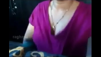 ఆంటీలో ఉన్న తెలుగు మహిళ