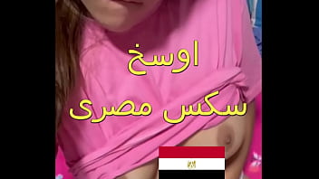 شرموطة المطرية الفاجرة بتعري على البلكونة وتتناك من جارها نيك عنيف