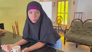 Seducing My Muslim Stepmom In Her Hijab
