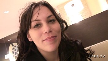 Une Brune Amatrice Se Fait Sodomiser Et Fister à Fond