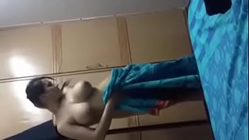 Bhabhi’s Dripping Wet Curves After Her Steamy Bath