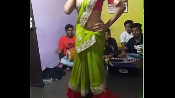 Hot Desi Bhabhi With Curves That Drive You Wild
