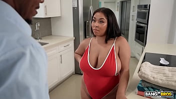 Juliana Dreams’ Steamy Stepdad Encounter: Oiled-up Tits Massaged And Fucked