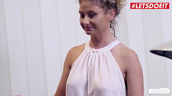 Izzy Mendosa’s Slutty Secretary Roleplay: Rough Office Fuck With Mr. Big Fat Dick For A Promotion
