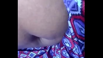 Desi Aunty’s Deep Navel Seduction