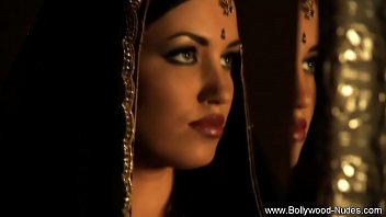 Bollywood’s Seductive Hip-swaying Goddess