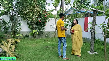 Desperate Indian Bhabhi Begs For A Stranger’s Seed