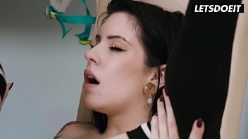 Squirting Brunette Gets Her Ass Wrecked Overseas By Her Bbc Roommate In The Horny Hostel