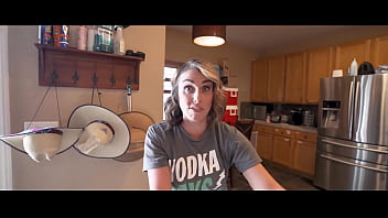 Breeding My Girlfriend’s Horny Milf Mom Lauryn Mae