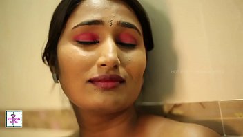 Steamy Indian Beauty’s Forbidden Bathroom Fling – Private Mms Exposed