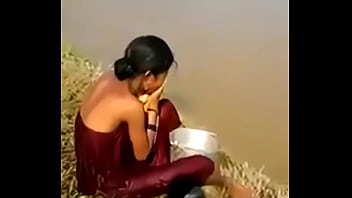 Desi Bhabhi Exposed In Open Bath Place