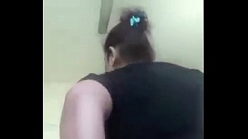 Desi Babe Gets Herself Off