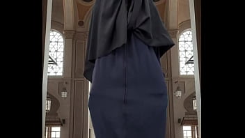Sultry Abaya & Hijab Fitting Session