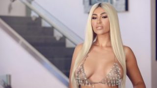 Shaking That Ass All Over That Cock – Assh Lee
