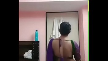 Curvy Pooja Bhabhi’s Sizzling Seductive Dance Moves