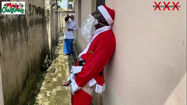 Naive 18-year-old Student Journalist Gets Her Christmas Wish Early With A Steamy Encounter Outside The Gates, Testing Her New Camera Gear