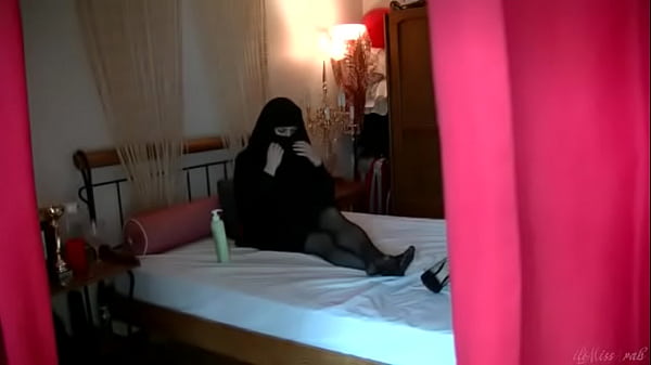 Caught Peeping? Now He’s Paying The Price With Lilimissarab