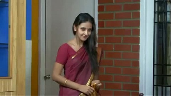 Desi Temptress In A Sultry Indian Skimp