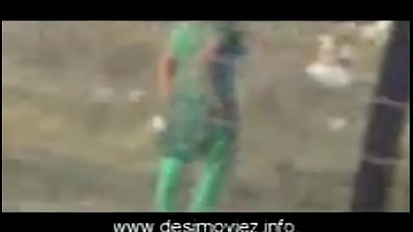 Desi Babes Taking Dirty Dumps In The Wild