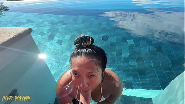 Bareback Blowjob By The Infinity Pool In Costa Rica