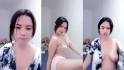 Bare Breasts Of Miss China Dreamlive: Squeezing Her Tits