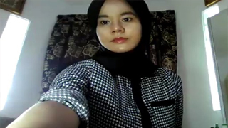 Jilbab Nakal Sange Pamer Body Goyang-goyang Bikin Makin Tegang
