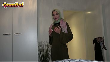 Hijabi Stepsister Craves A Quick Fuck Before Our Parents Return