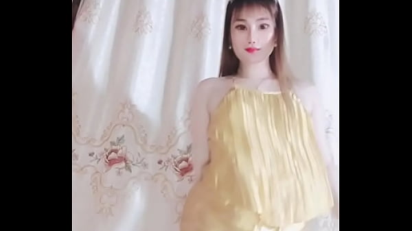 Viet Teen Twerking On Bigo, Making Dicks Hard