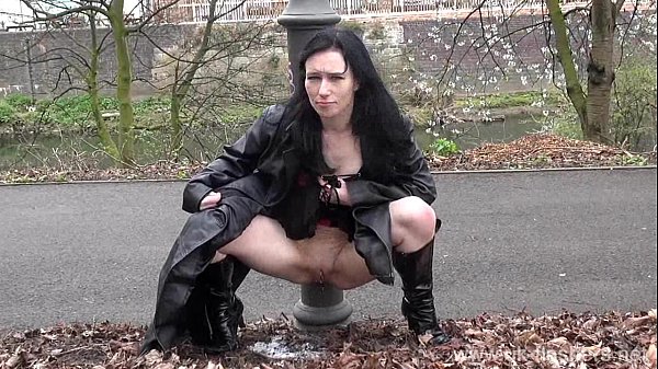 Amateur Exhibitionist Fae Corbins Flaunts Her Goods In Risky Public Nudity Stunts