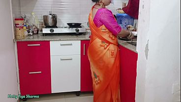 Desi Bhabhi Gets Pounded Hard By A Huge Cock In Her Home Kitchen
