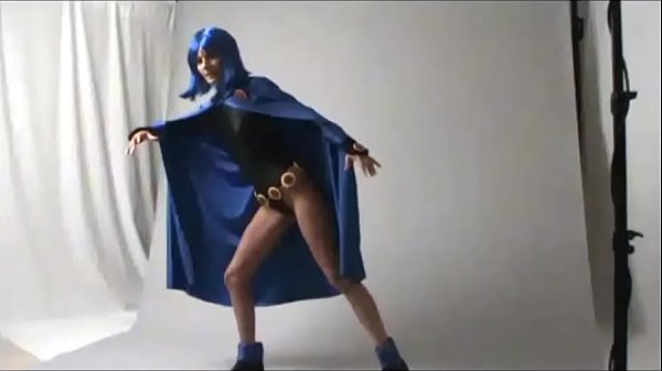 Naughty Raven Cosplay: A Rookie’s Risqué Rendition