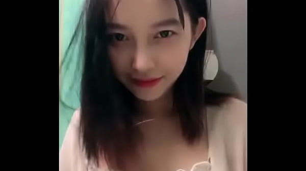 Vietnamese Schoolgirl From “pervy School” Flaunts Her Body Selling Sex