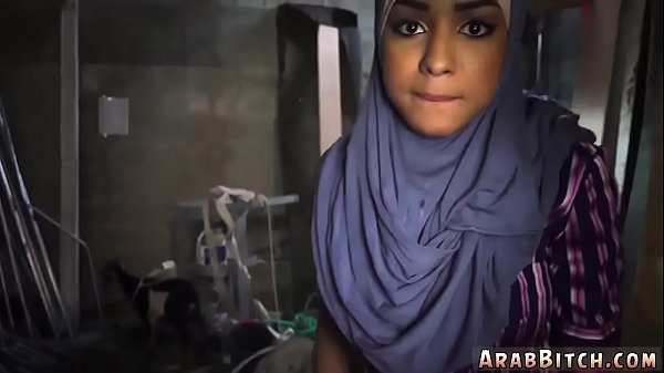 Arab Teen Girl And Muslim Woman At The Booty Drop Point, 23km Outside, Thick Asses Bouncing In The Desert Heat