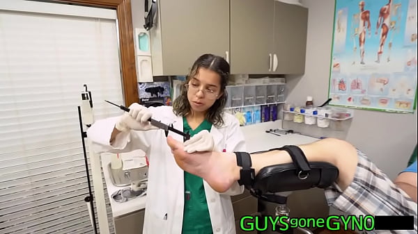 Filthy Foot Docs Mi Monroe & Aria Nicole Use Their Male Patients’ Feet For Their Own Sick Pleasure @guysgonegyno – Reupload