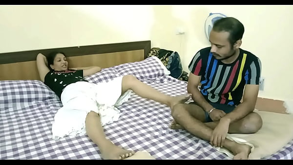 Horny Indian Bhabhi Begging For Thick Cock To Pound Her Tight Wet Pussy