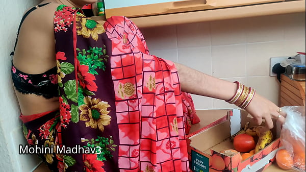 भारतीय देसी फल वाली मालकिन ने भाव-ताव करने पर ग्राहक के साथ जोरदार चुदाई की हिंदी ऑडियो