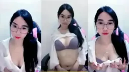 Amerlita Si Cewek Kacamata Seksi Bikin Ngilu