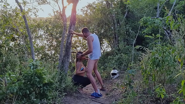 Levei A Sobrinha Grávida Da Empregada Pra Um Mato E Meti Gostoso